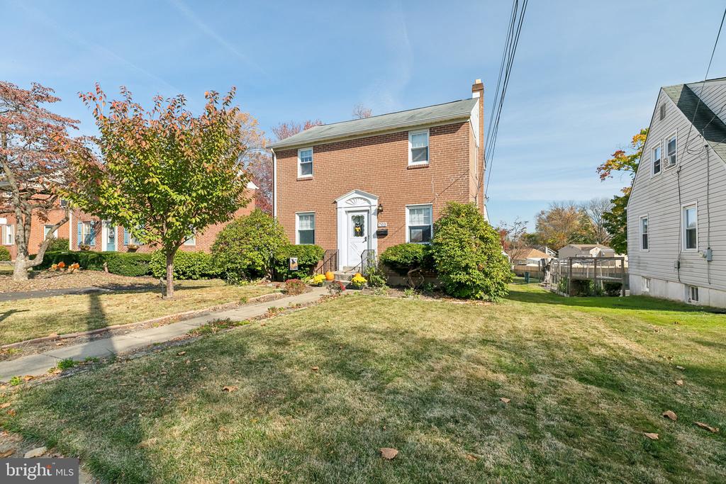 703 Grant Ave