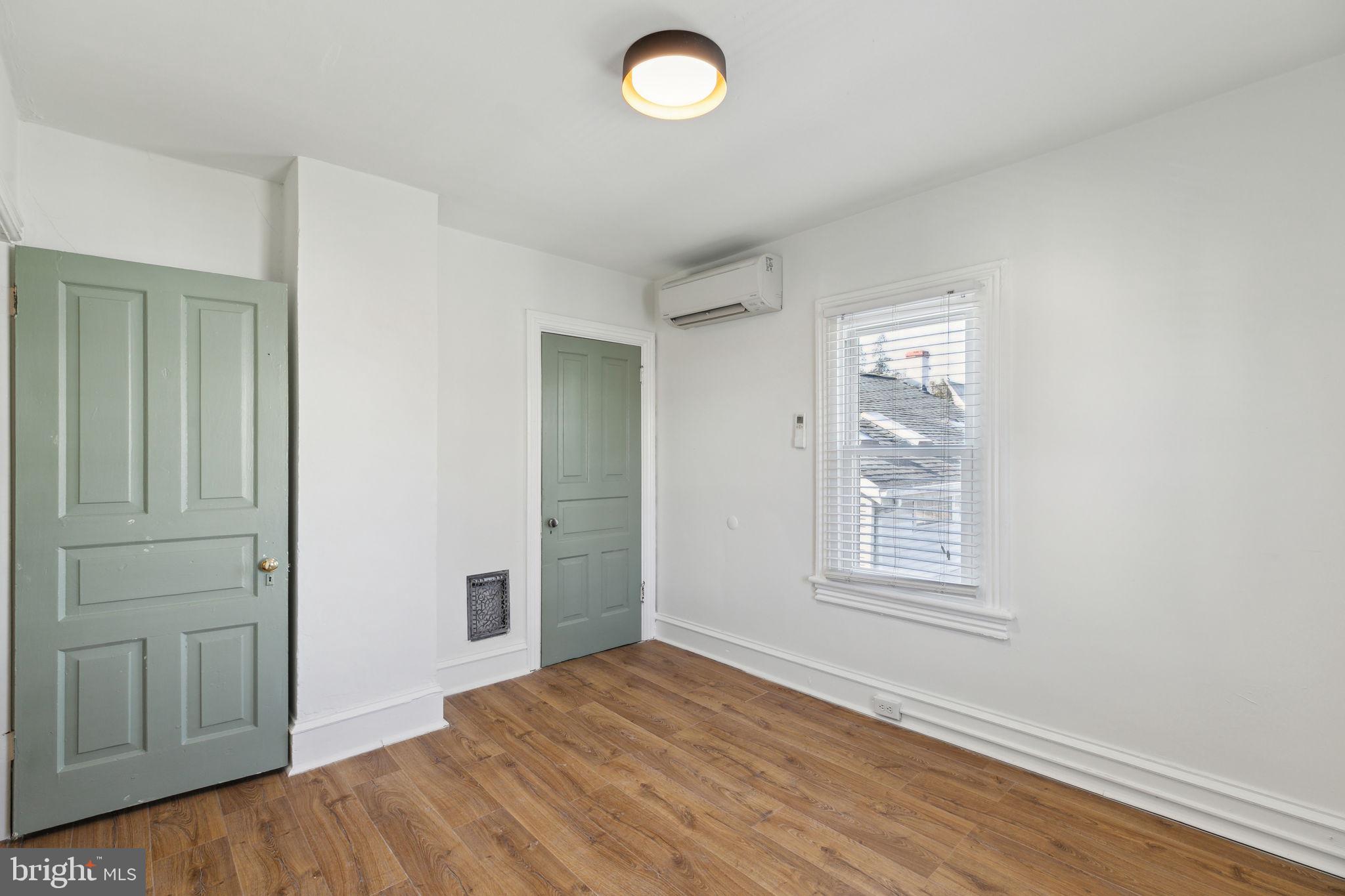 39 N SPRING GARDEN STREET