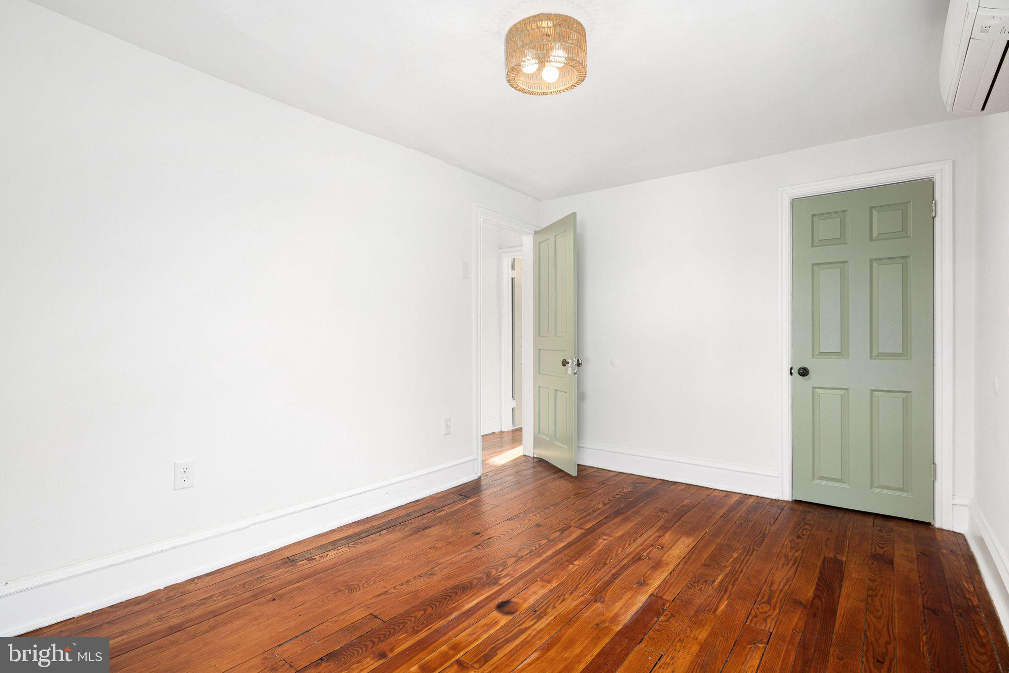 39 N SPRING GARDEN STREET