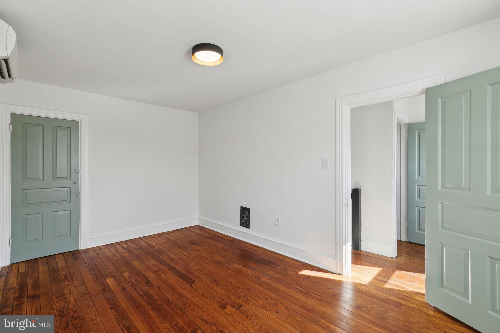 39 N SPRING GARDEN STREET