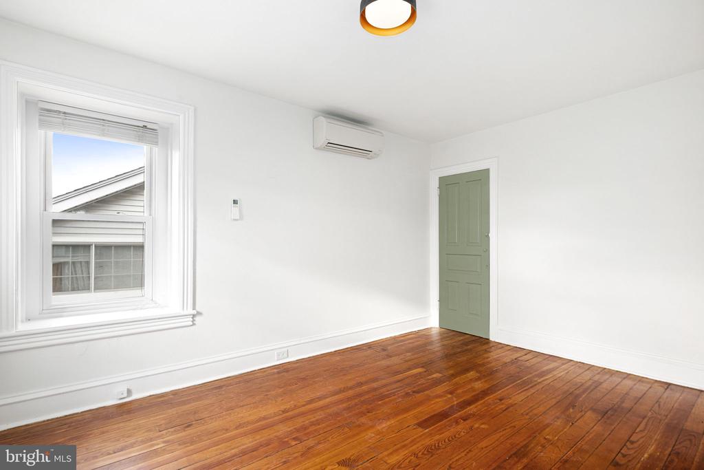 39 N SPRING GARDEN STREET
