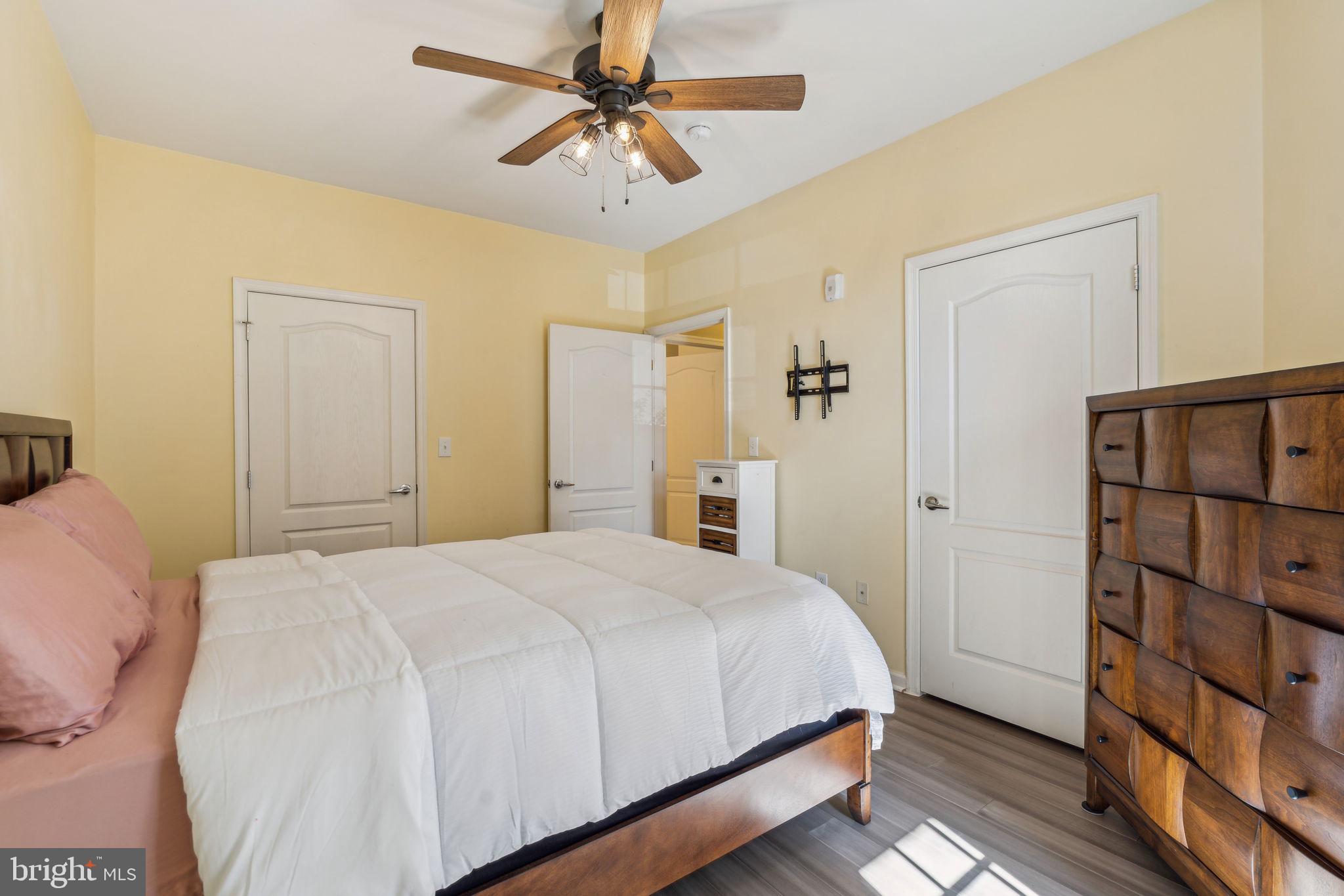 350 W Elm St #3006