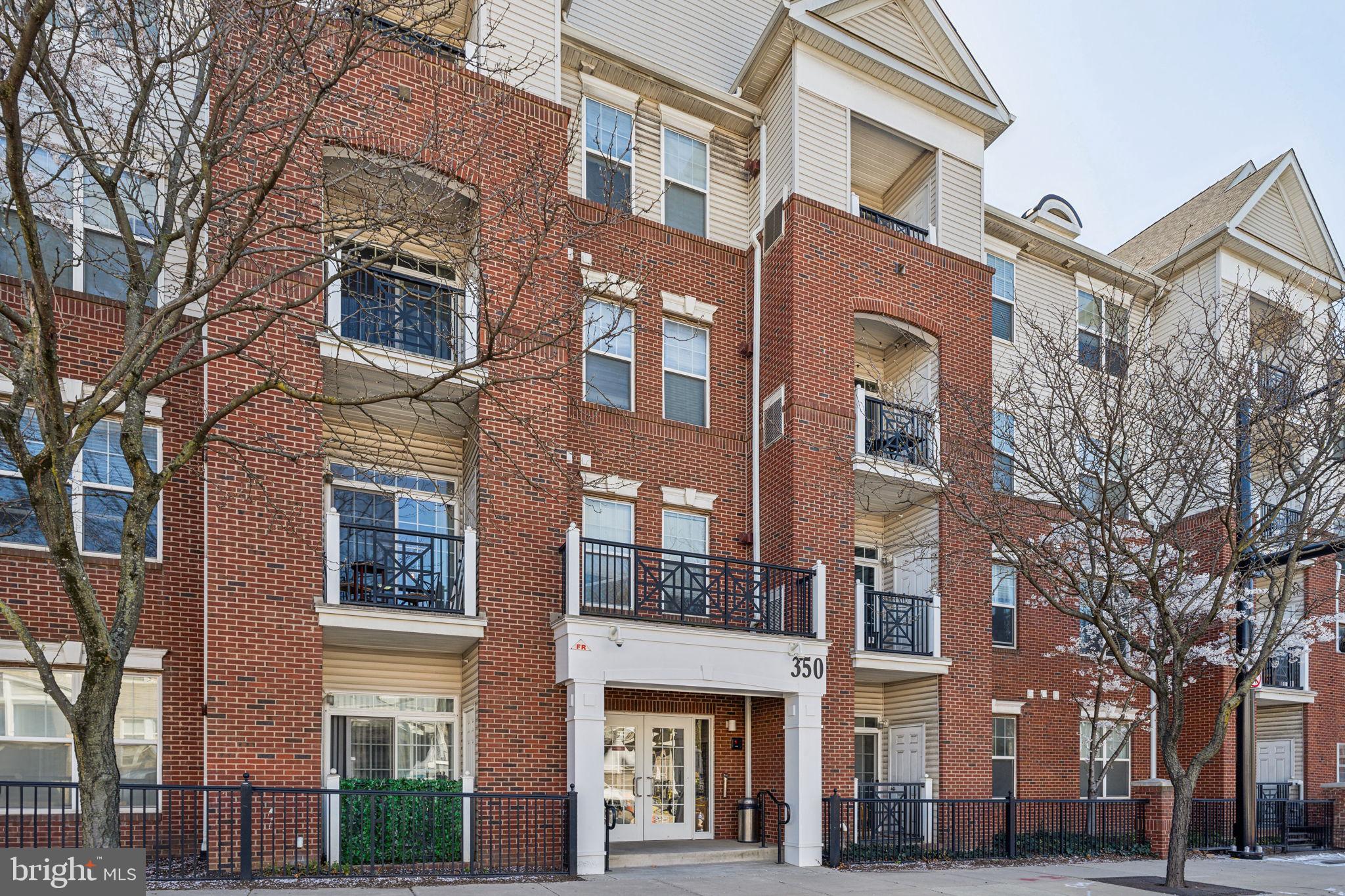 350 W Elm St #3006