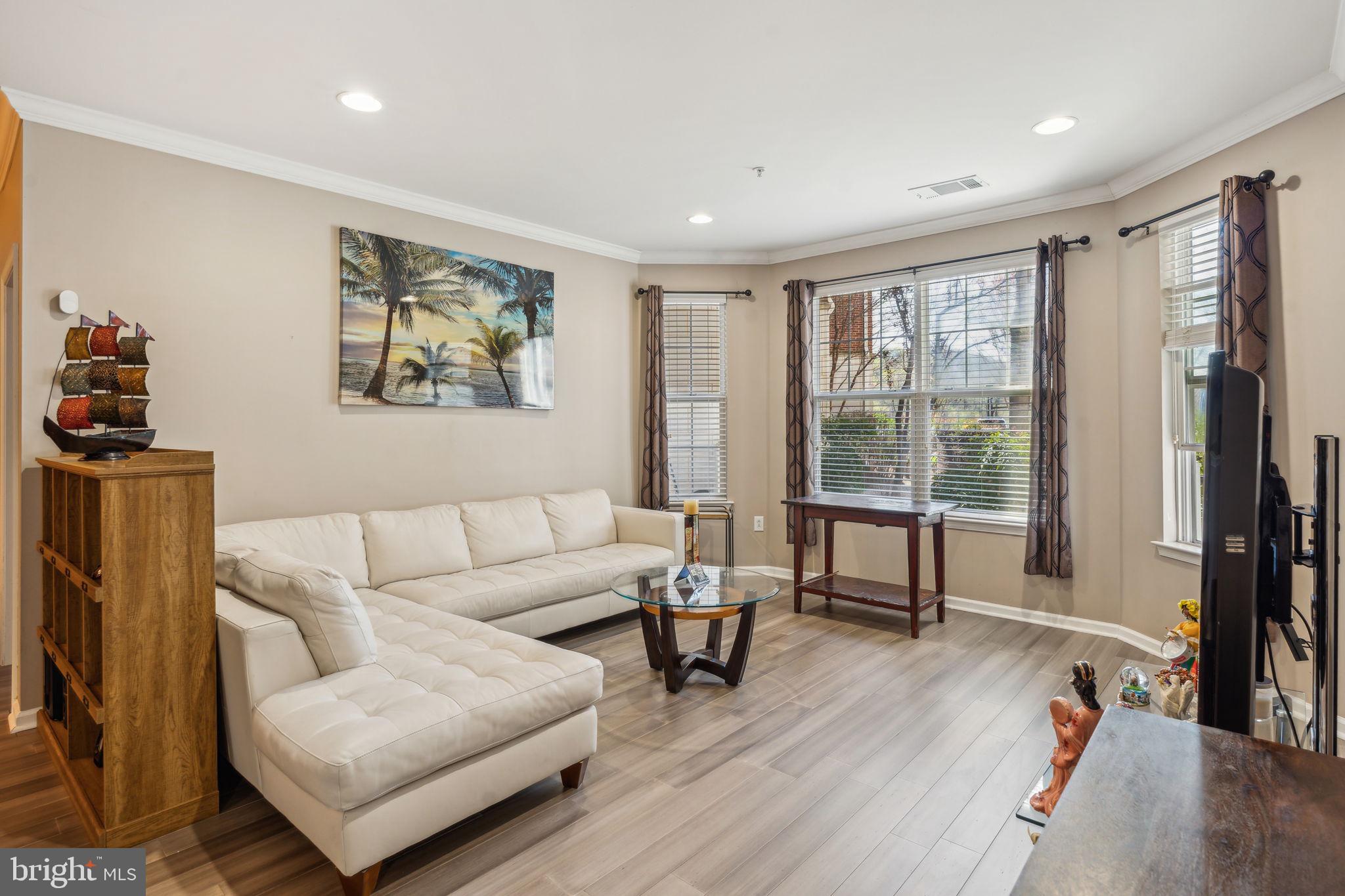 350 W Elm St #3006