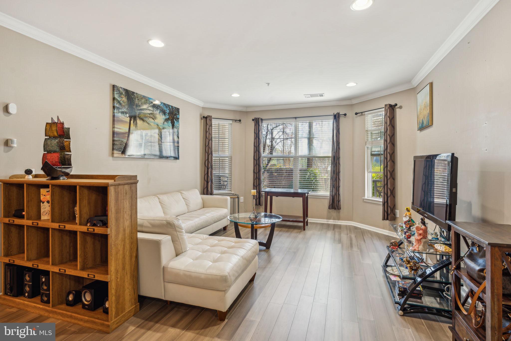 350 W Elm St #3006