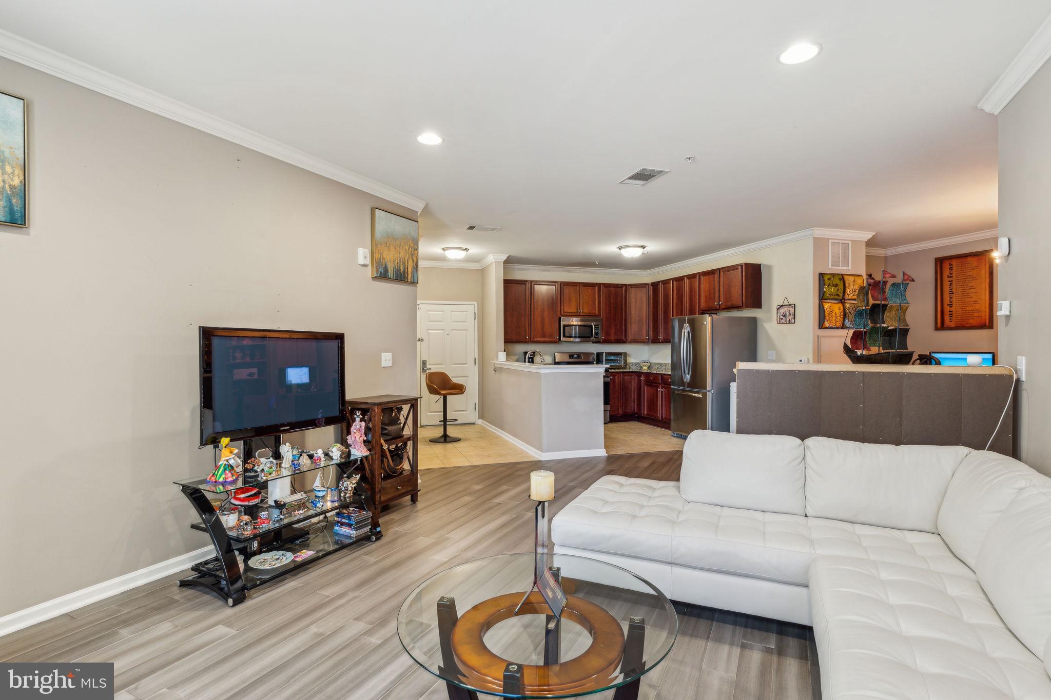 350 W Elm St #3006