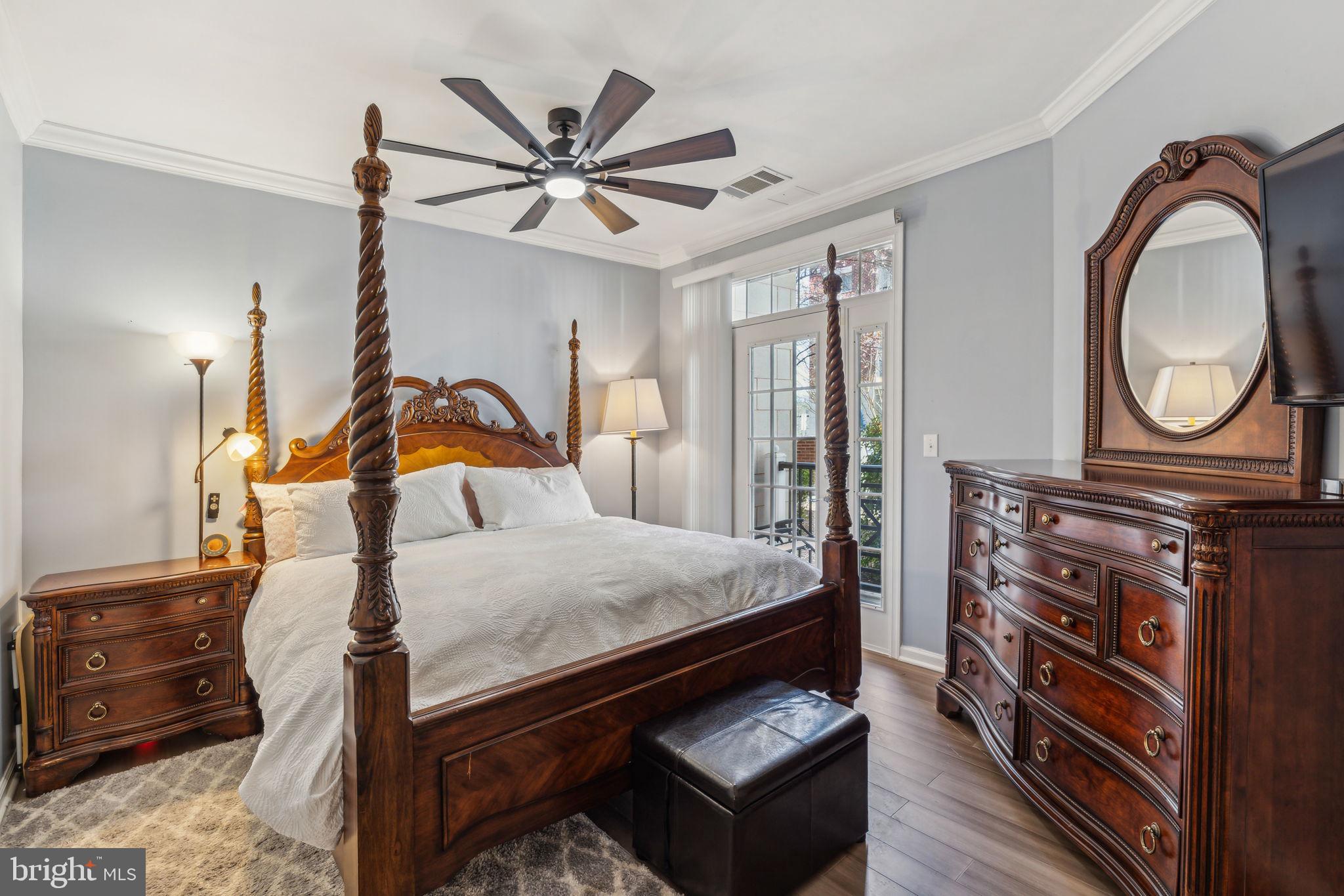 350 W Elm St #3006