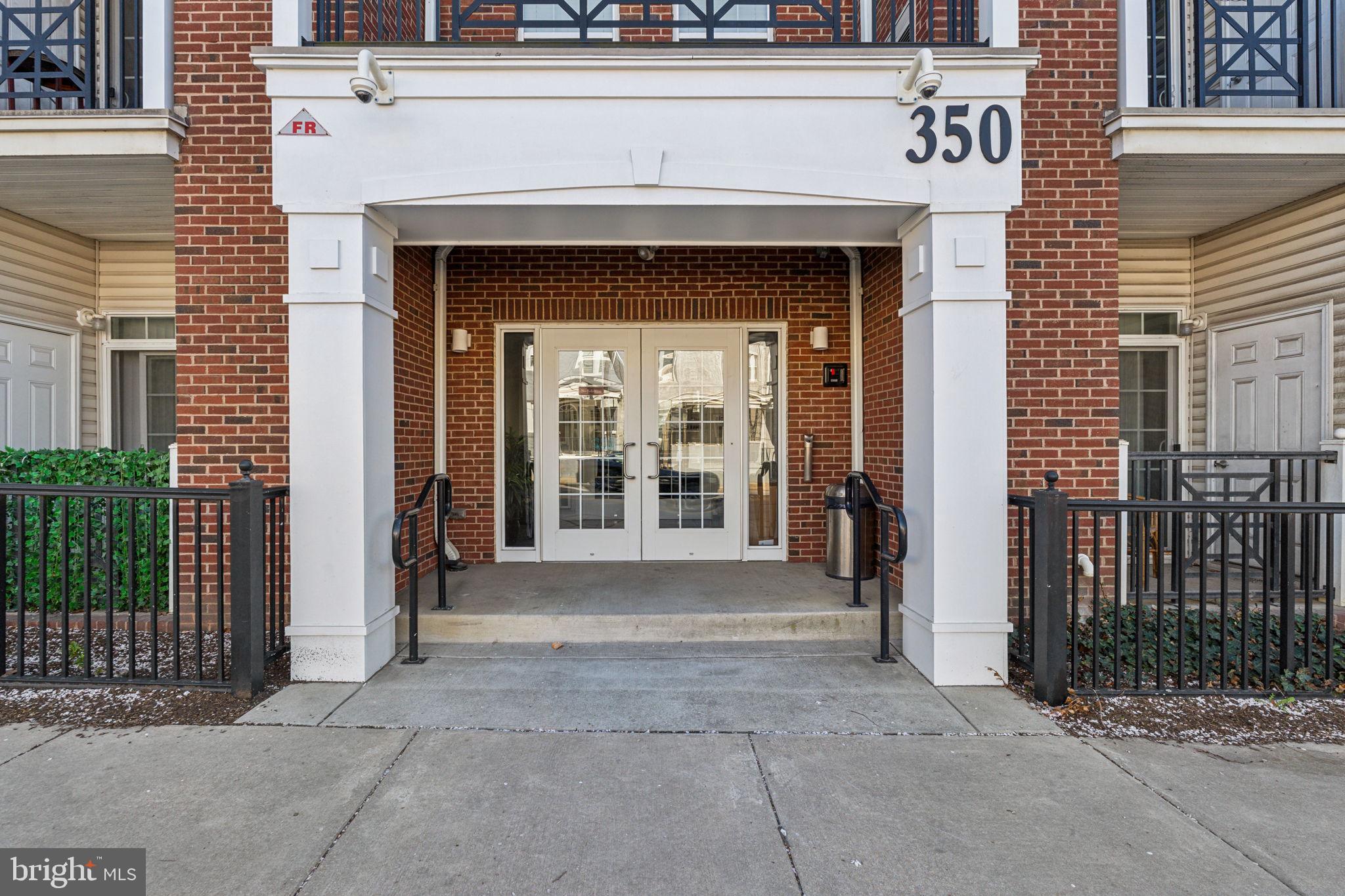 350 W Elm St #3006