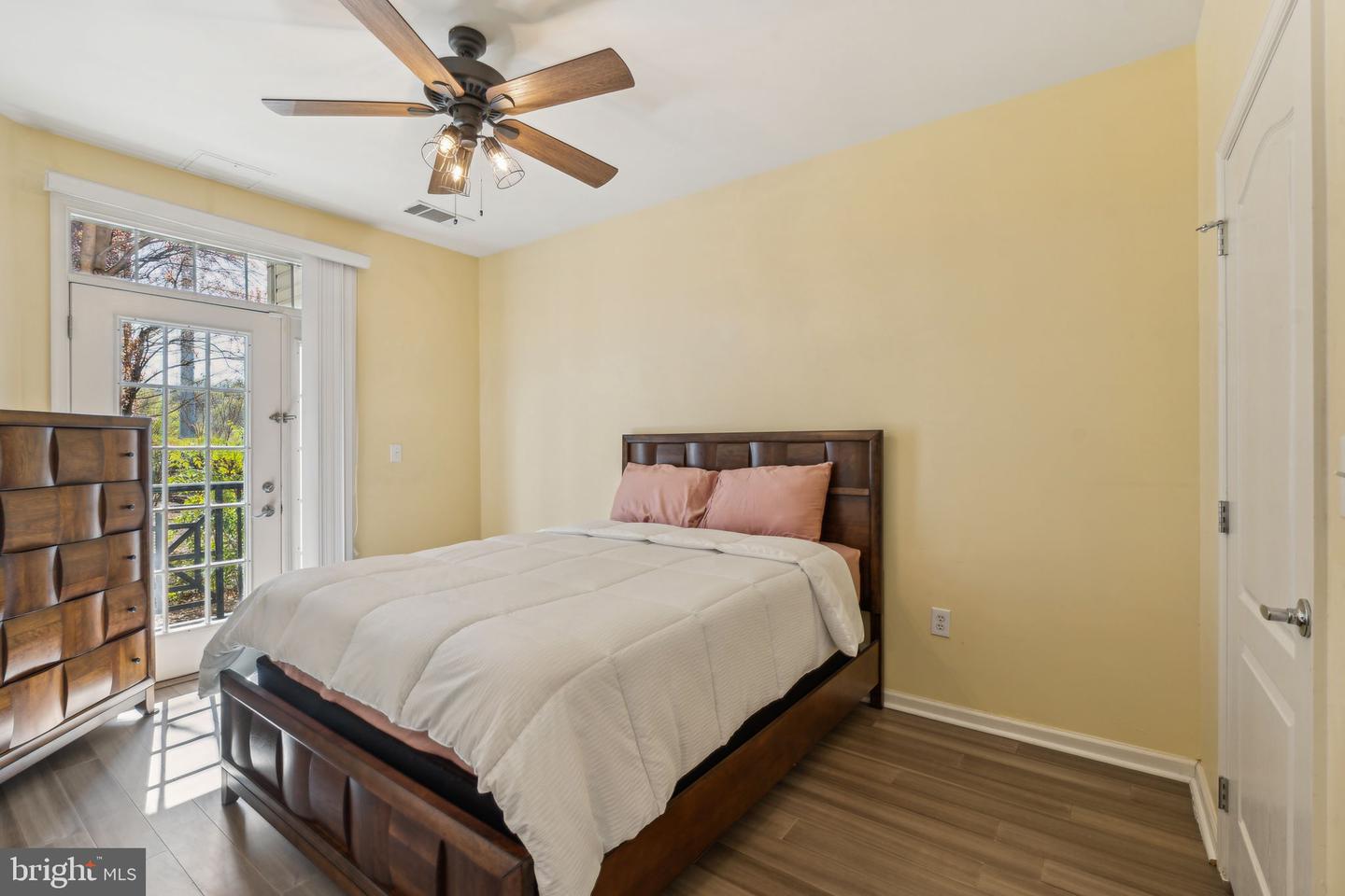 350 W Elm St #3006