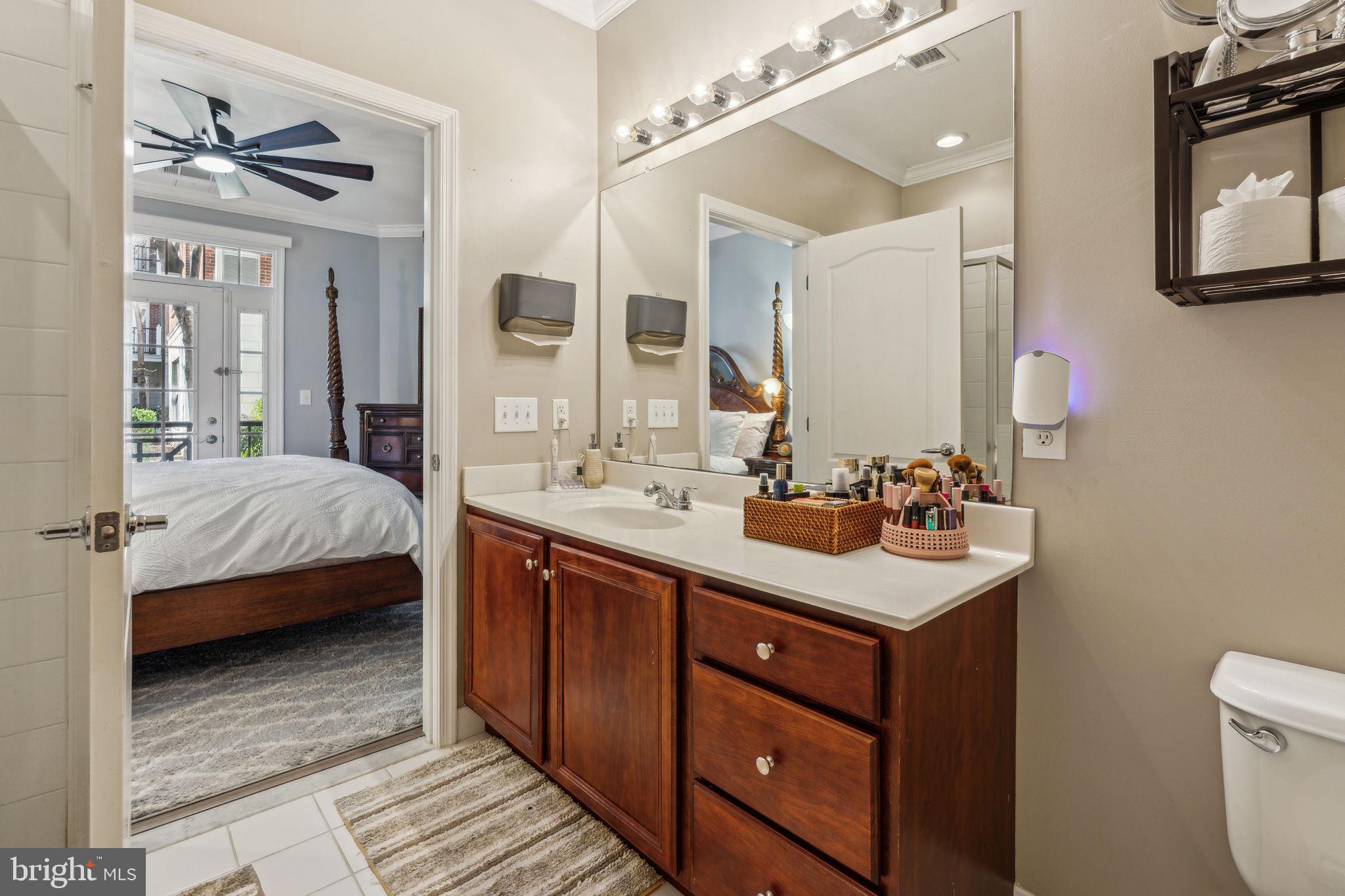 350 W Elm St #3006
