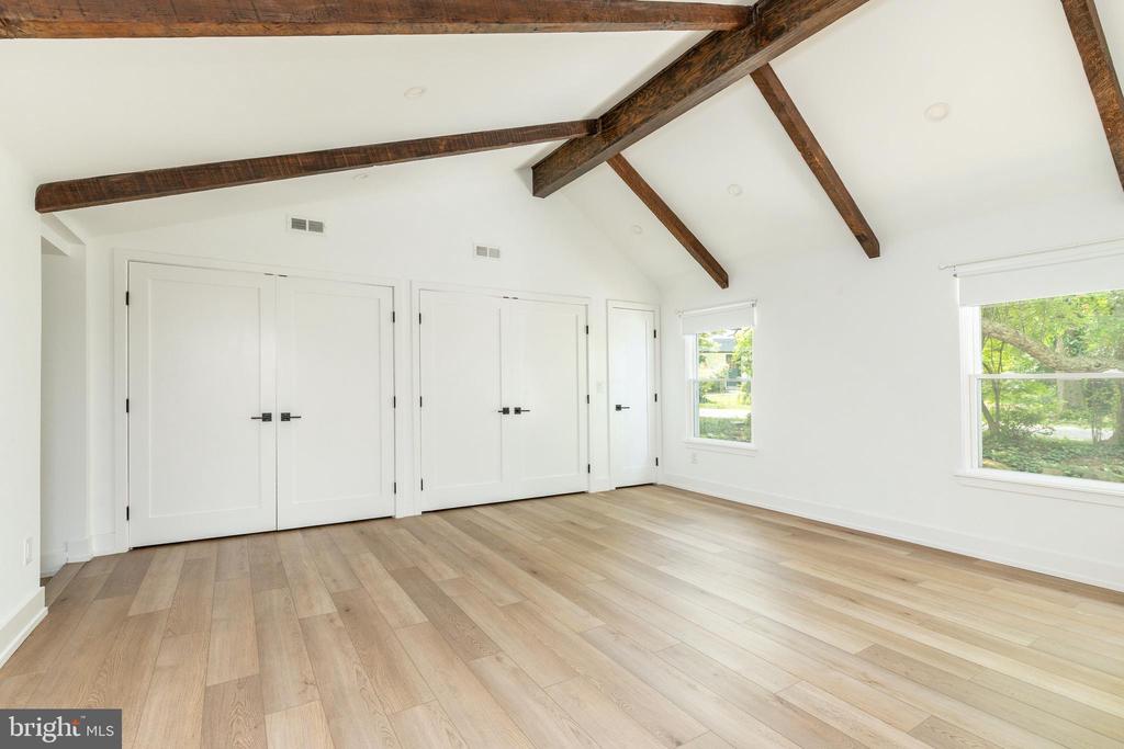 383 MAPLEWOOD RD