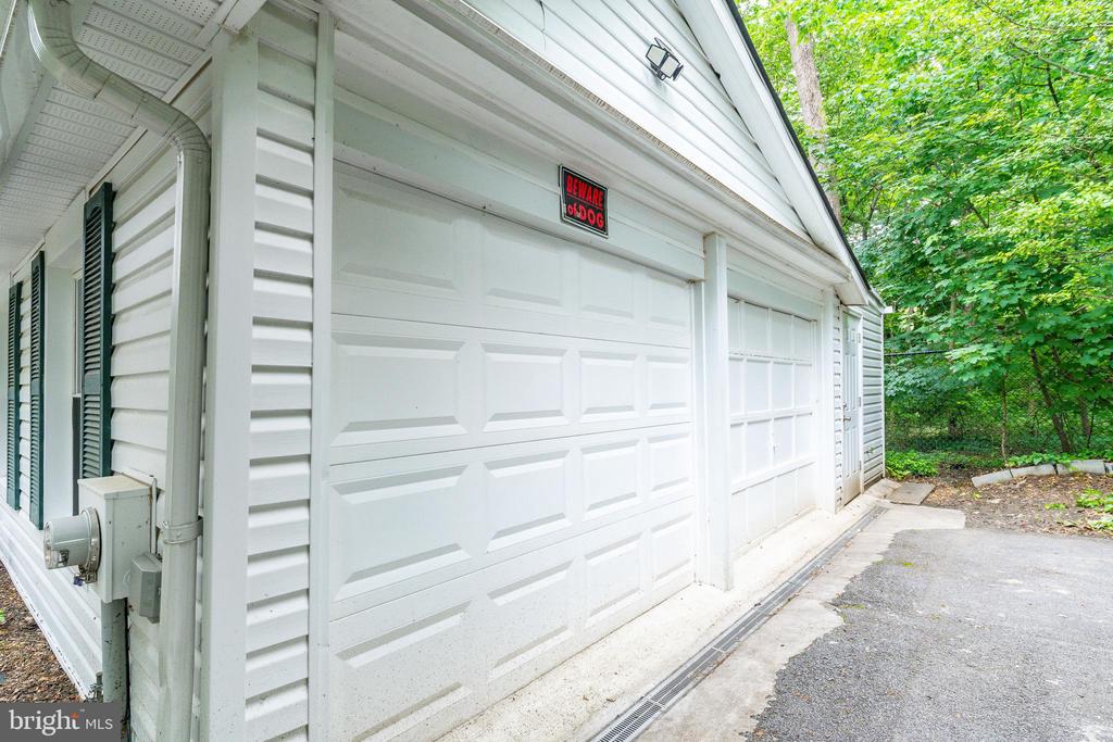 383 MAPLEWOOD RD