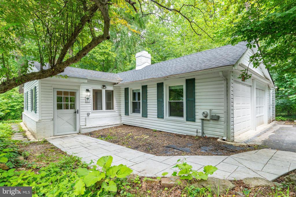 383 MAPLEWOOD RD