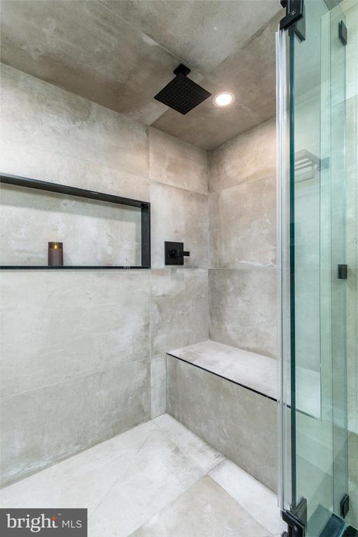 383 MAPLEWOOD RD