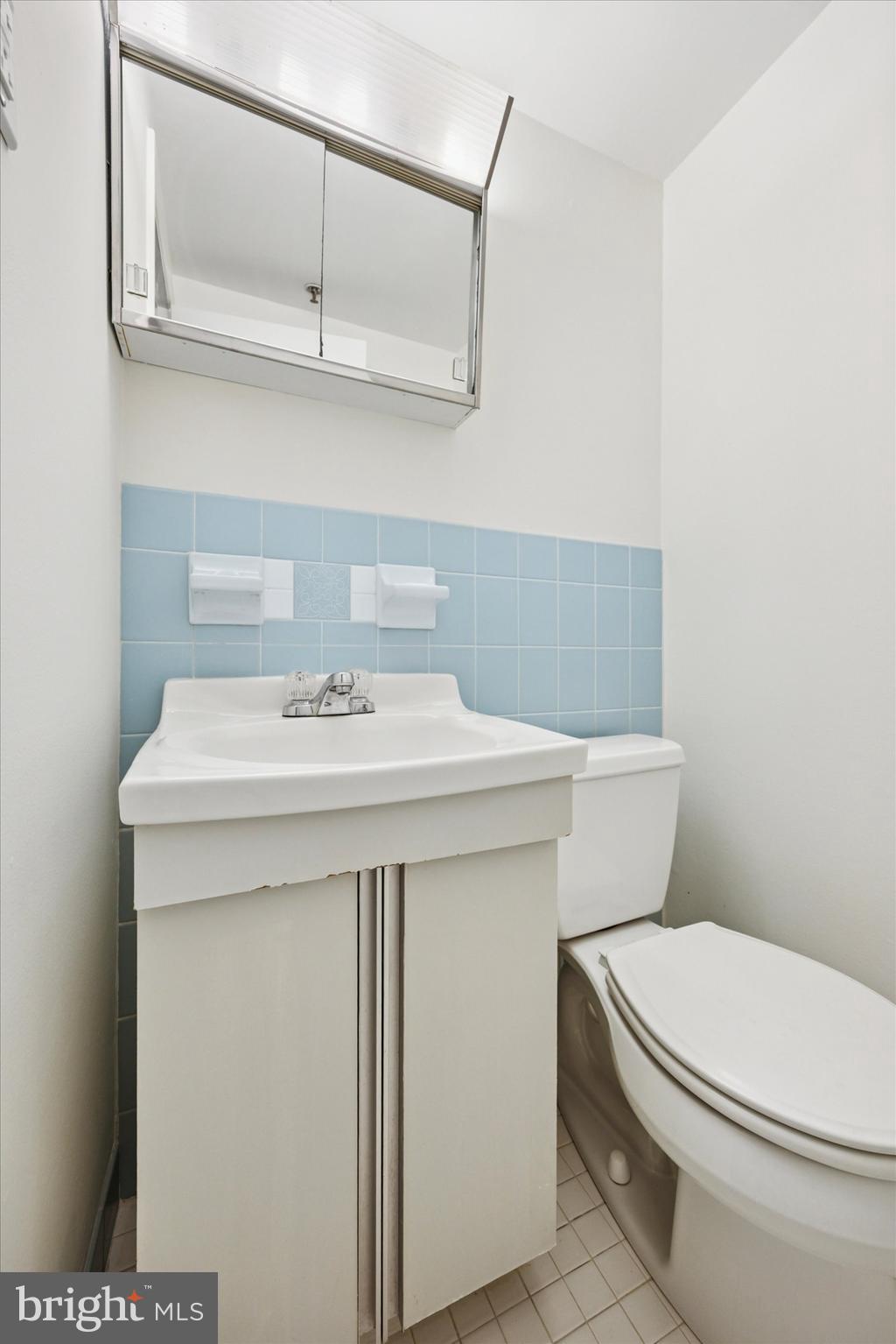 1600 CHURCH ROAD C-207