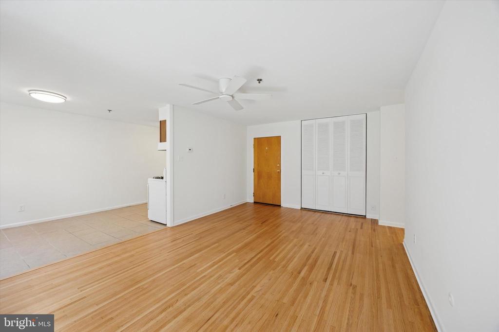 1600 CHURCH ROAD C-207