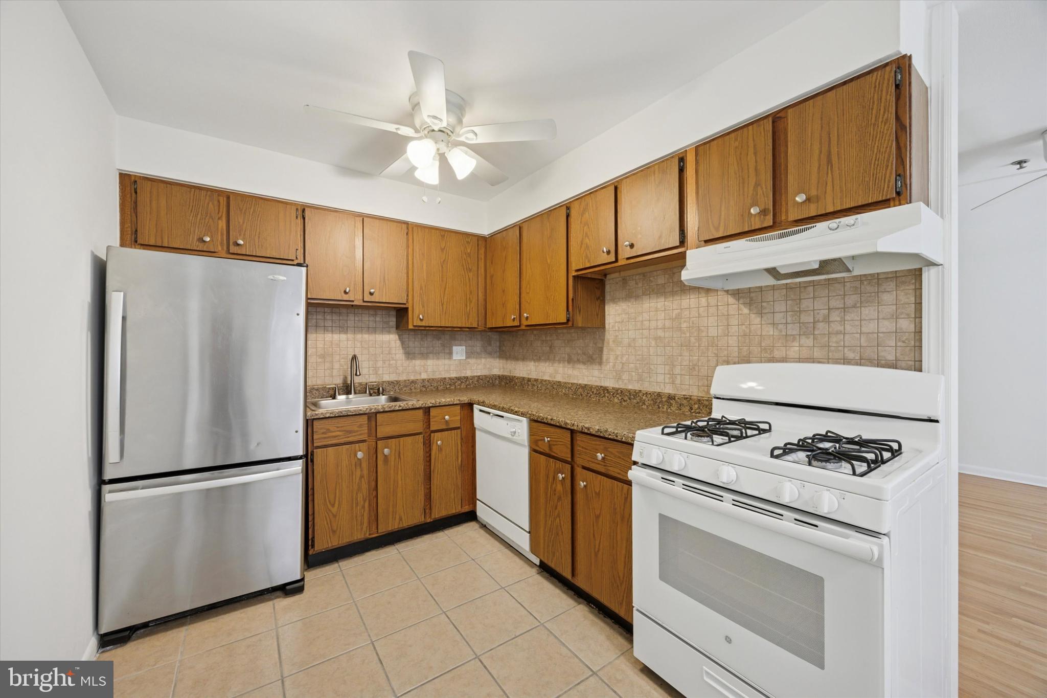 1600 CHURCH ROAD C-207