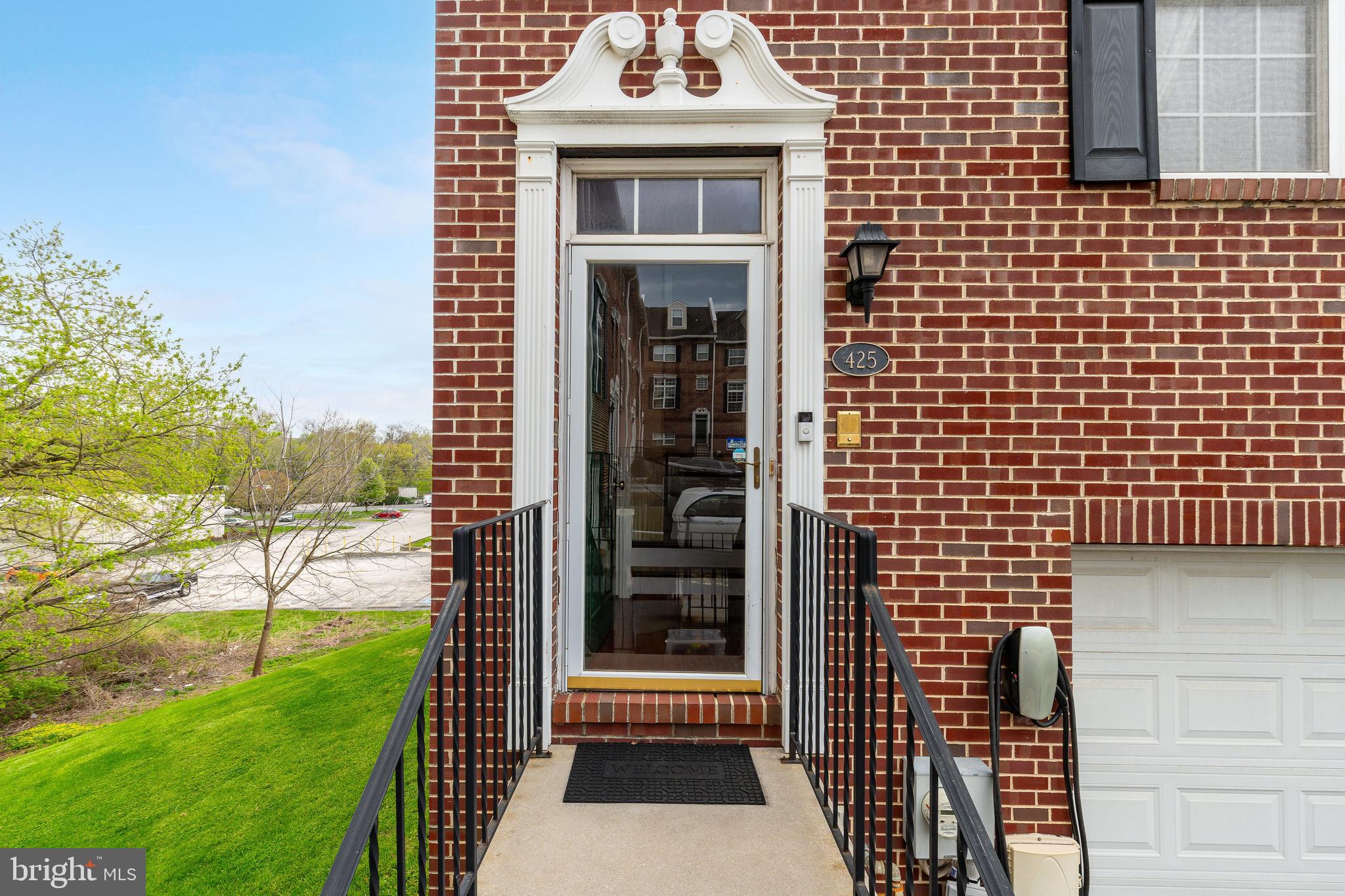 425 W 5TH AVENUE