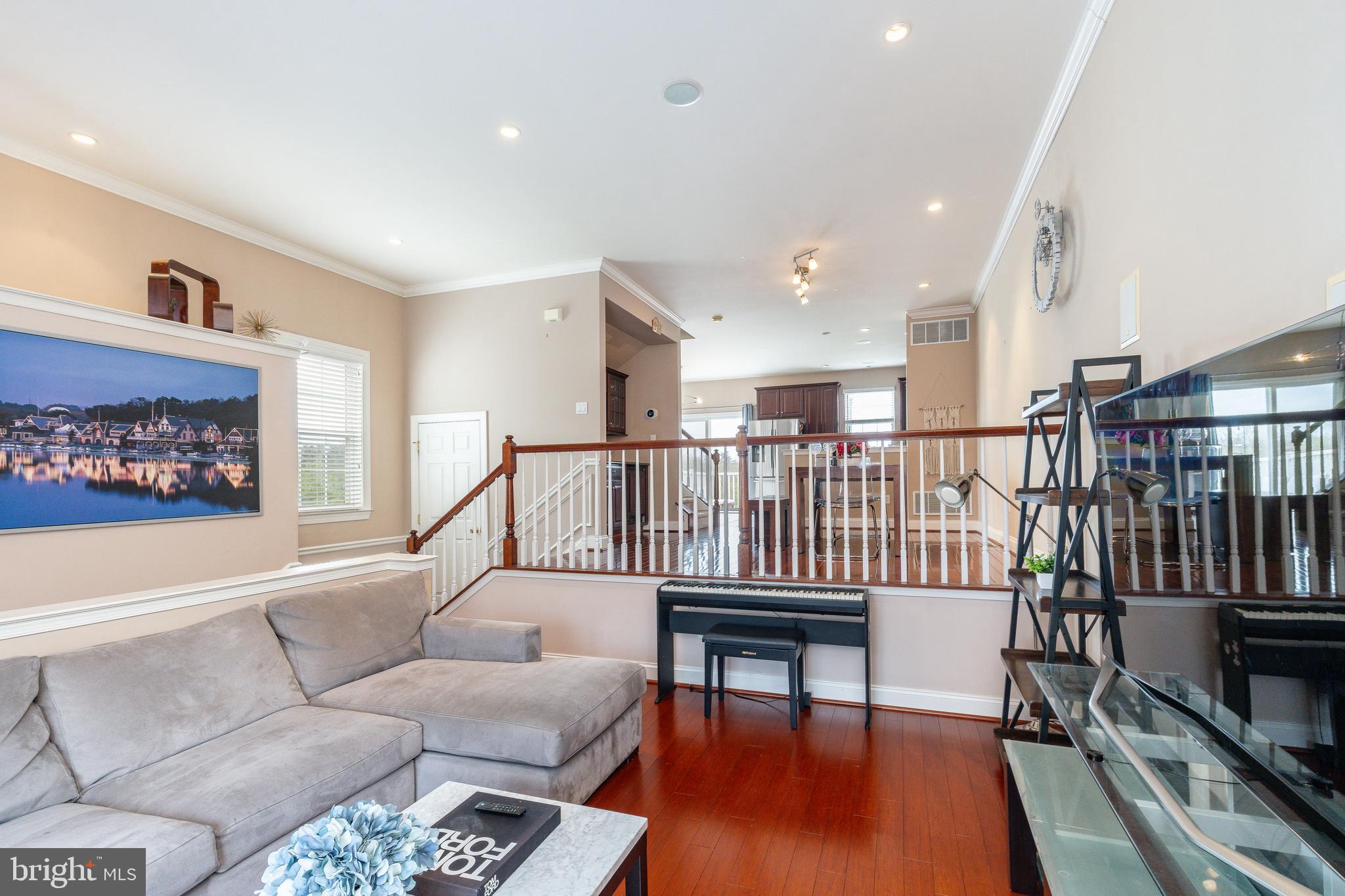 425 W 5TH AVENUE