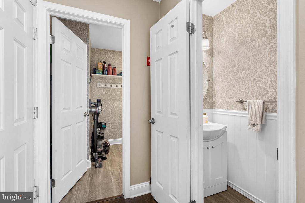 1102 LENAPE LANE