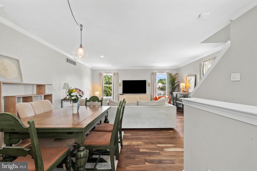 1102 LENAPE LANE
