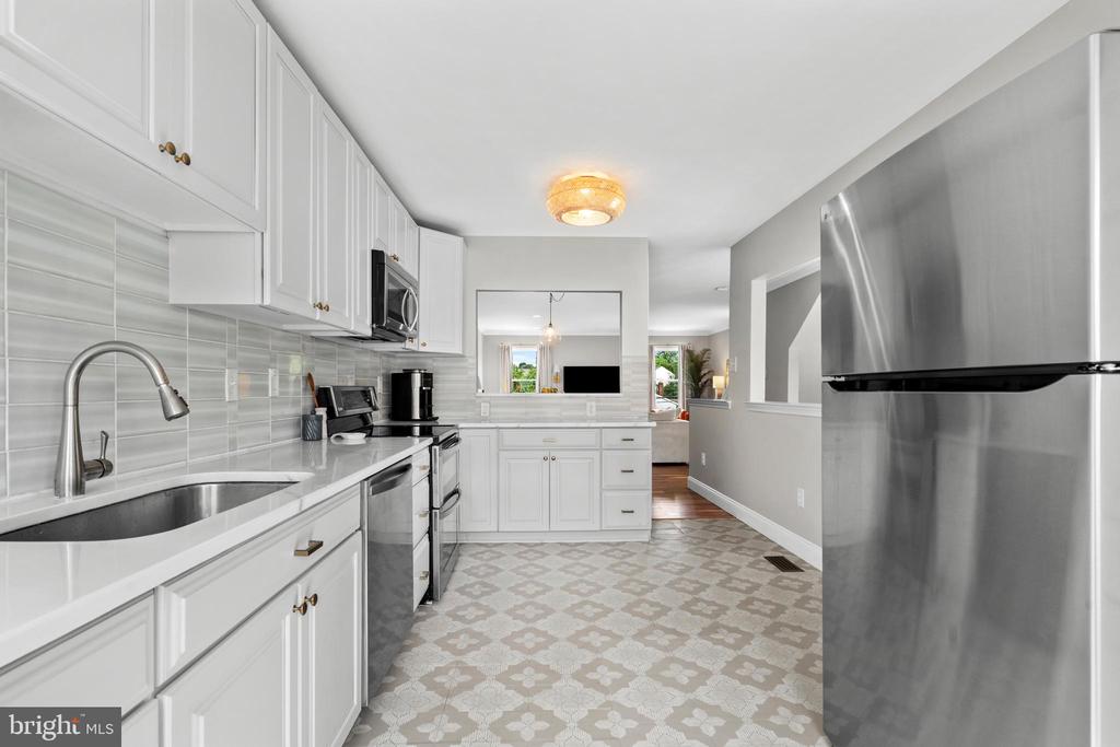 1102 LENAPE LANE