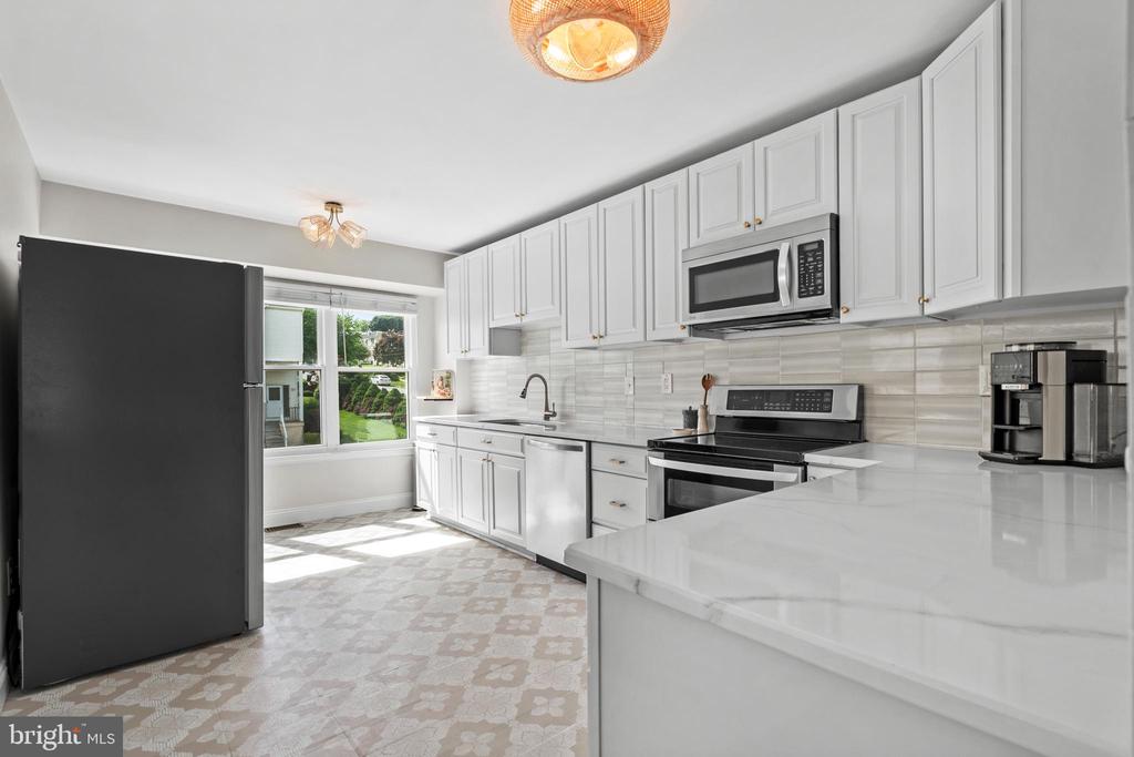 1102 LENAPE LANE