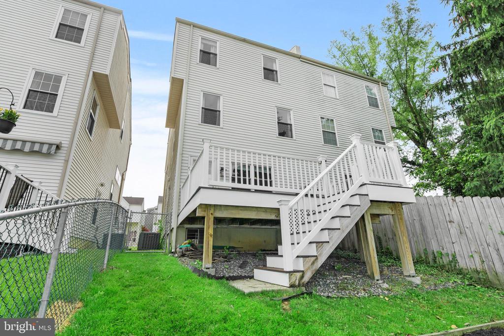 1102 LENAPE LANE