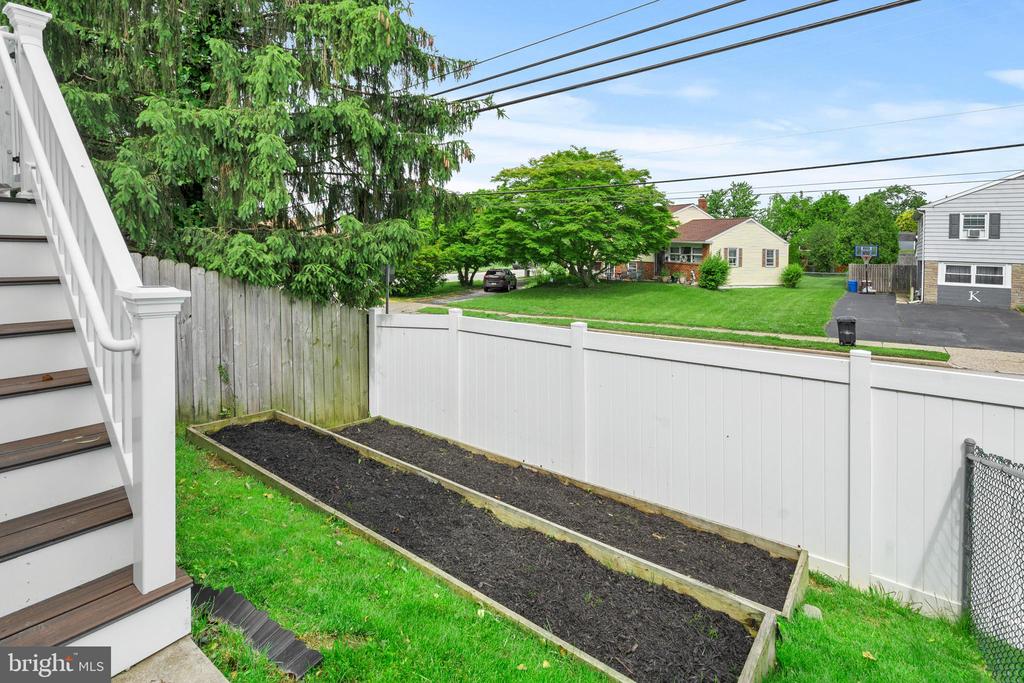1102 LENAPE LANE
