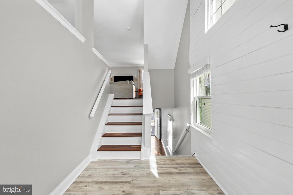 1102 LENAPE LANE
