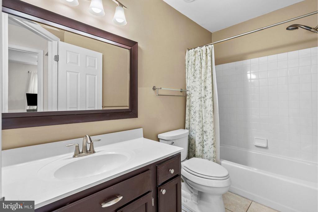 1102 LENAPE LANE