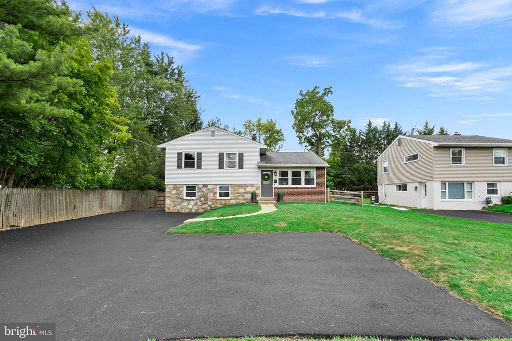2700 E COUNTY LINE ROAD