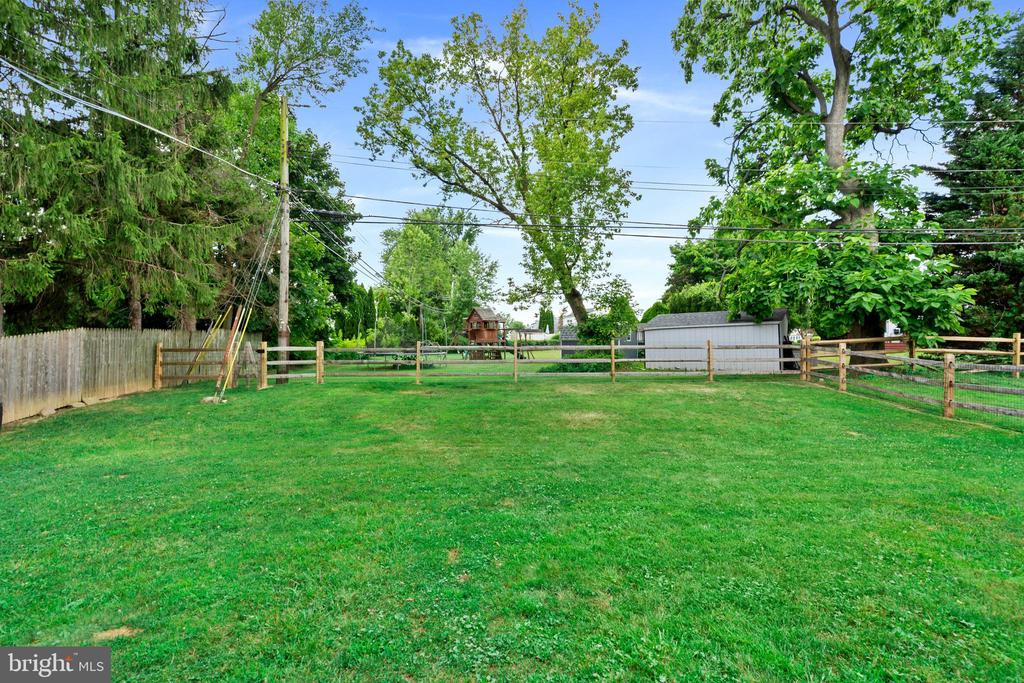 2700 E COUNTY LINE ROAD