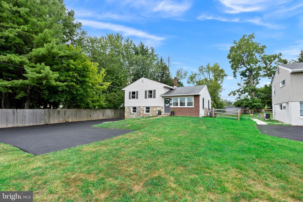 2700 E COUNTY LINE ROAD