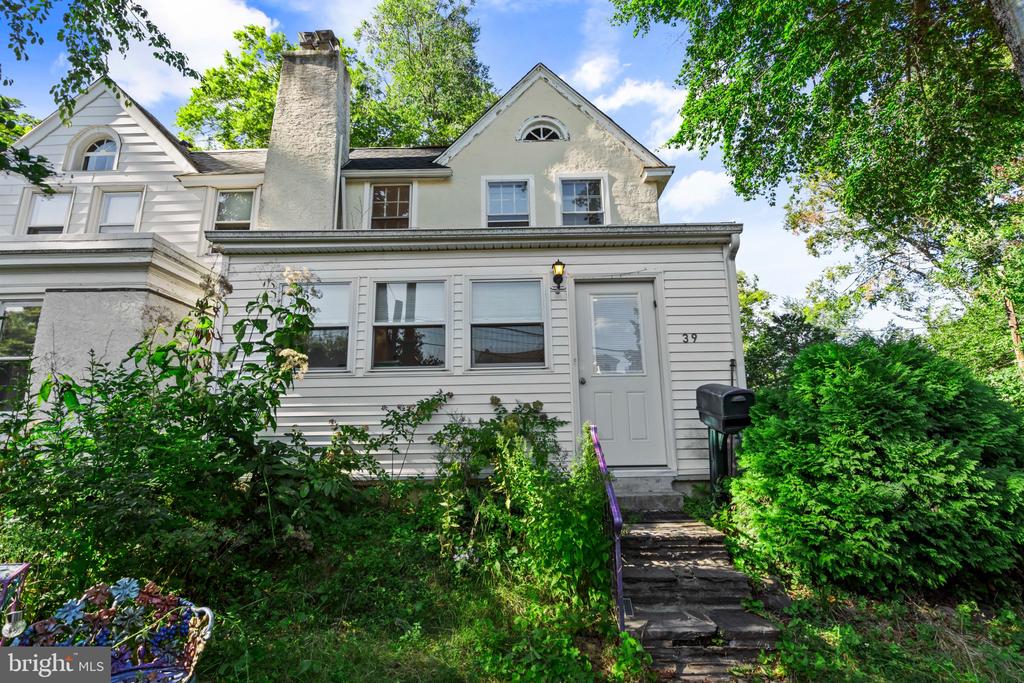 39 SABINE AVENUE