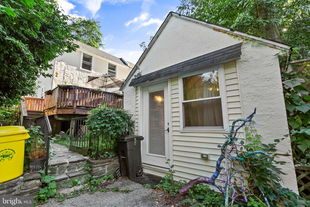 39 SABINE AVENUE