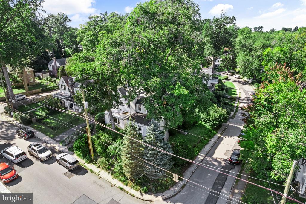 39 SABINE AVENUE