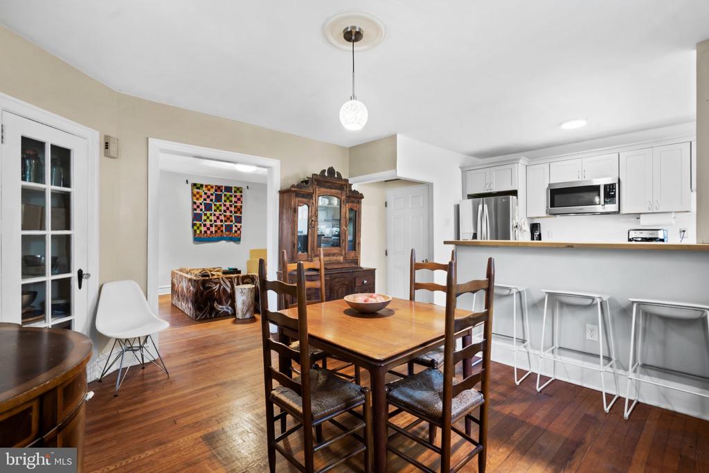 39 SABINE AVENUE