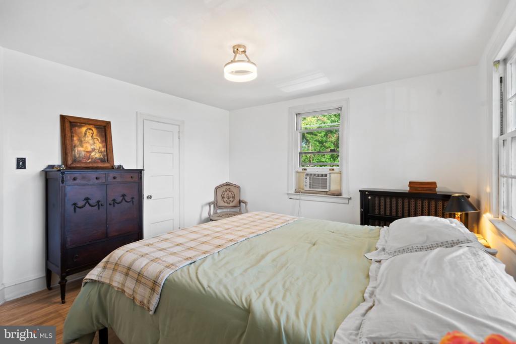 39 SABINE AVENUE