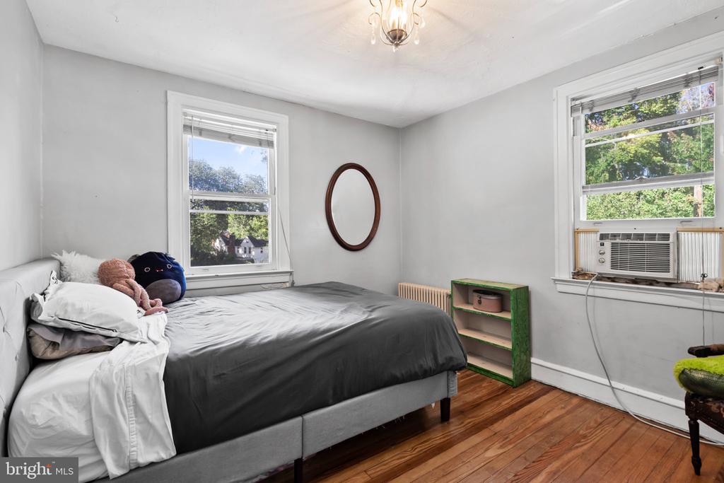 39 SABINE AVENUE