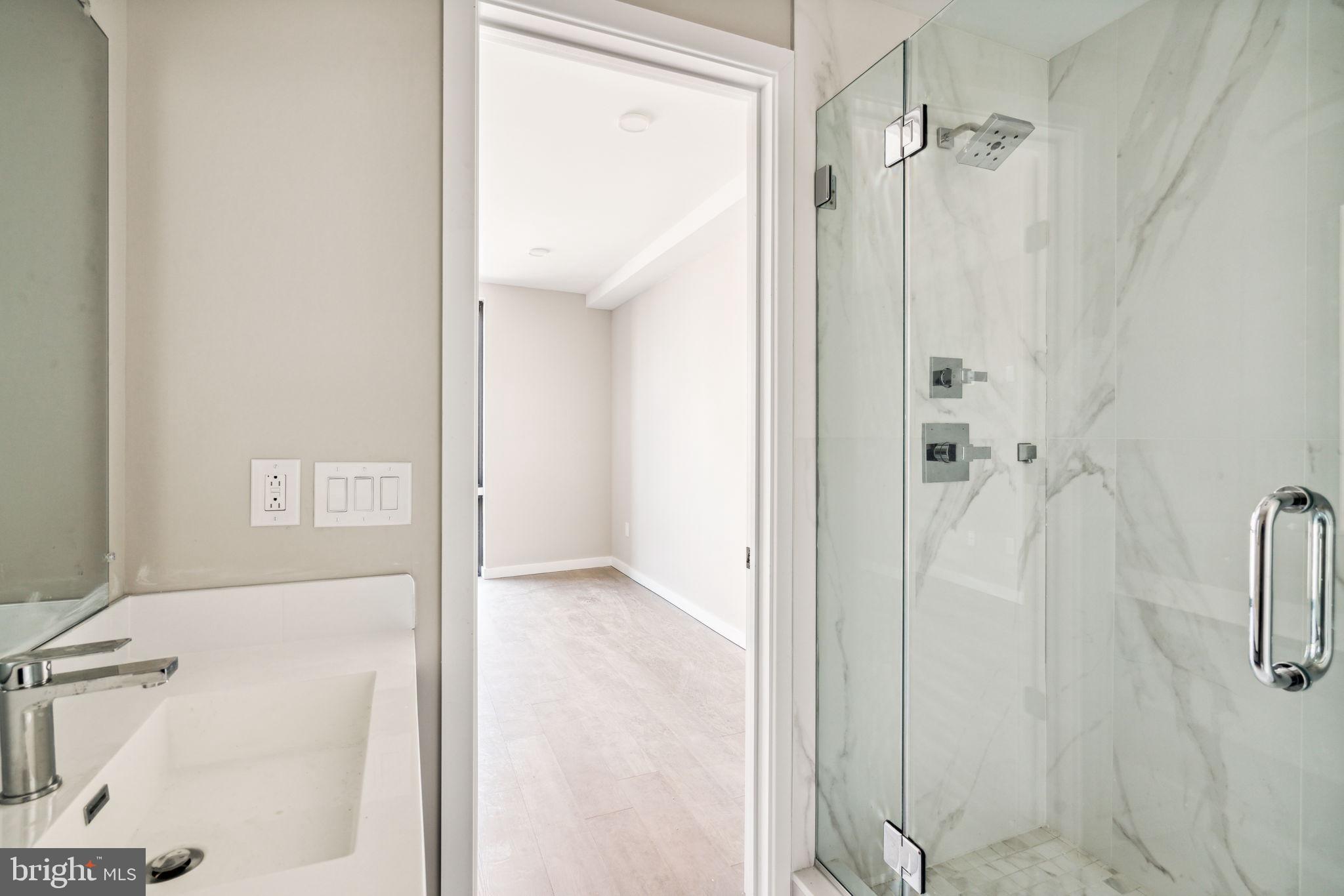 1648-50 Ridge Ave #301