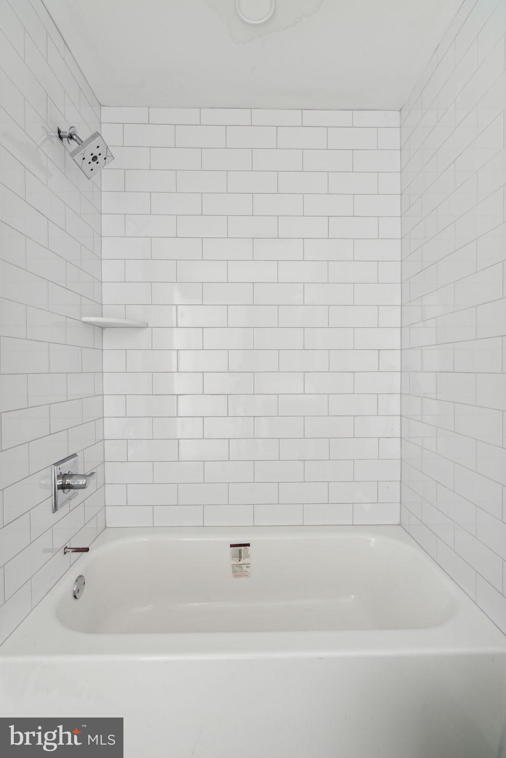 1648-50 Ridge Ave #301