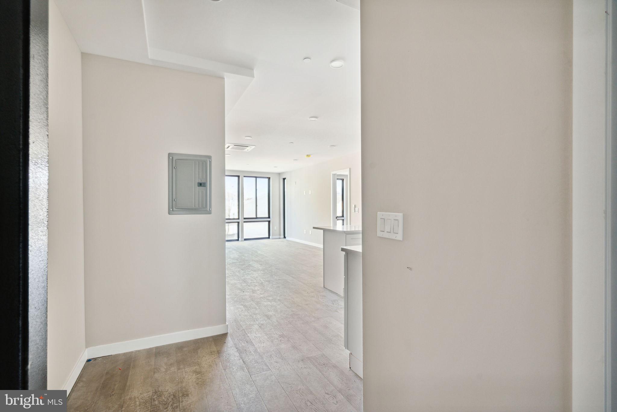 1648-50 Ridge Ave #301