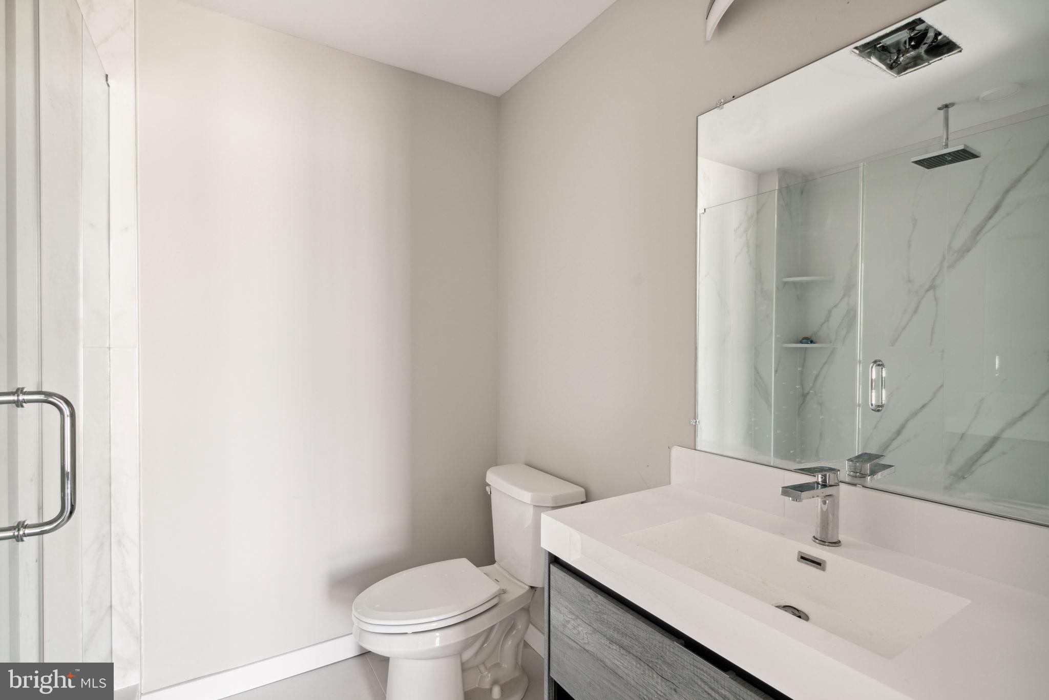 1648-50 Ridge Ave #301