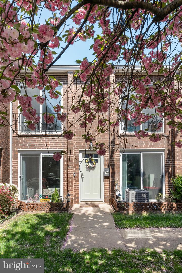 9001 Ridge Ave #30