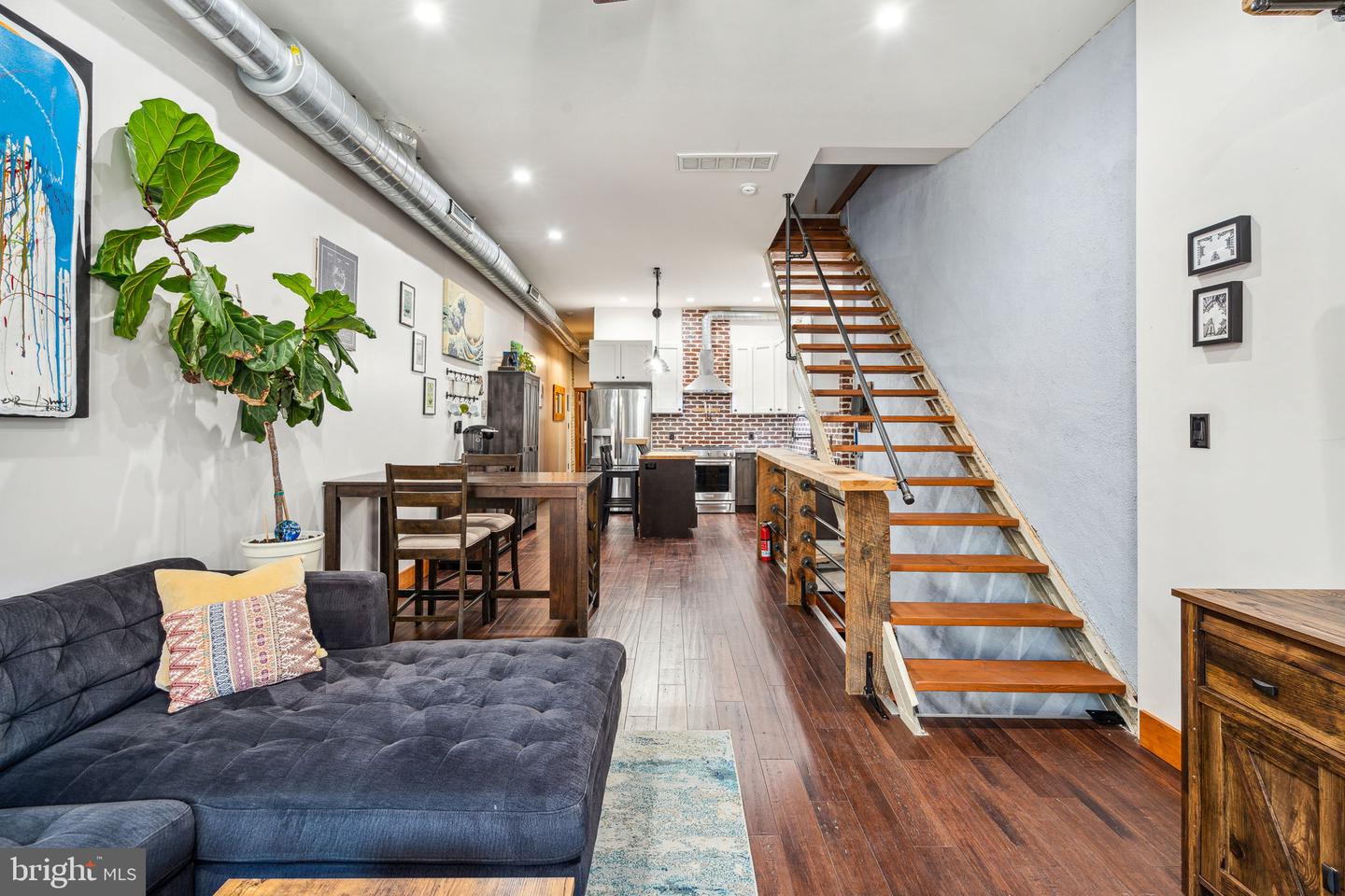 14 E Jefferson St