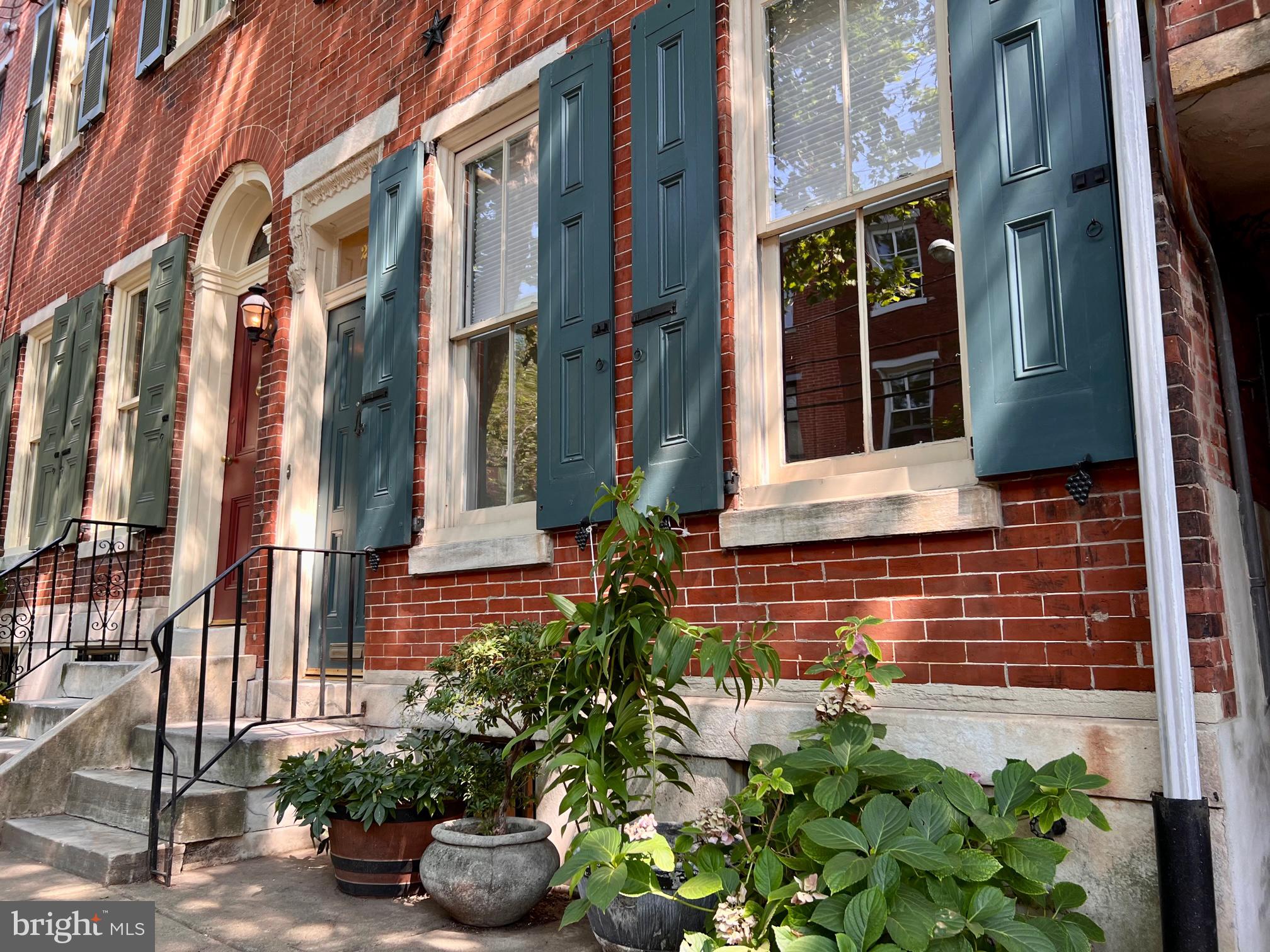 2127 Mount Vernon St