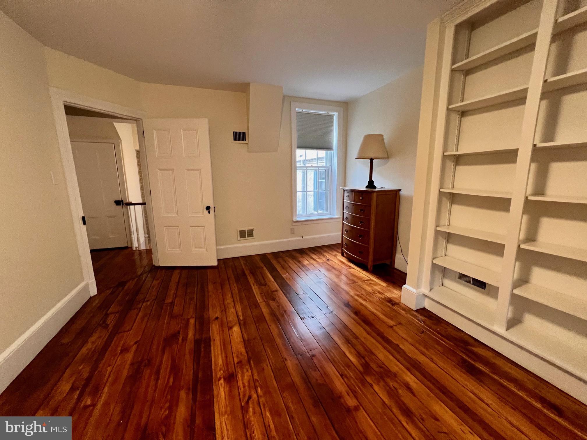 2127 Mount Vernon St