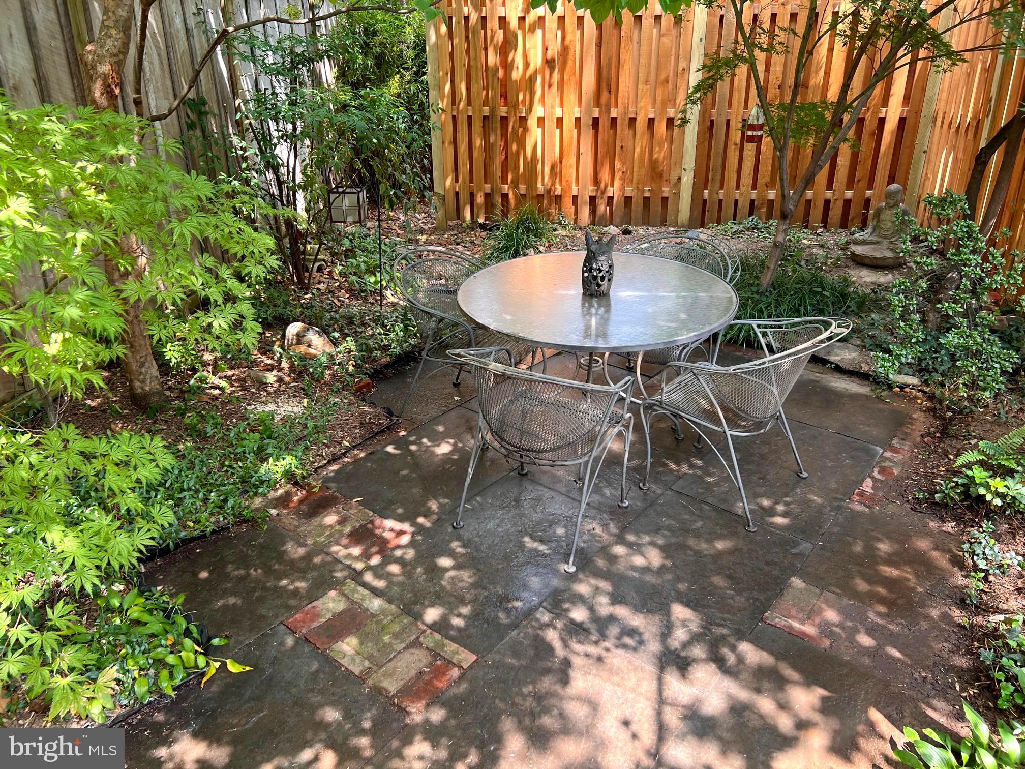 2127 Mount Vernon St