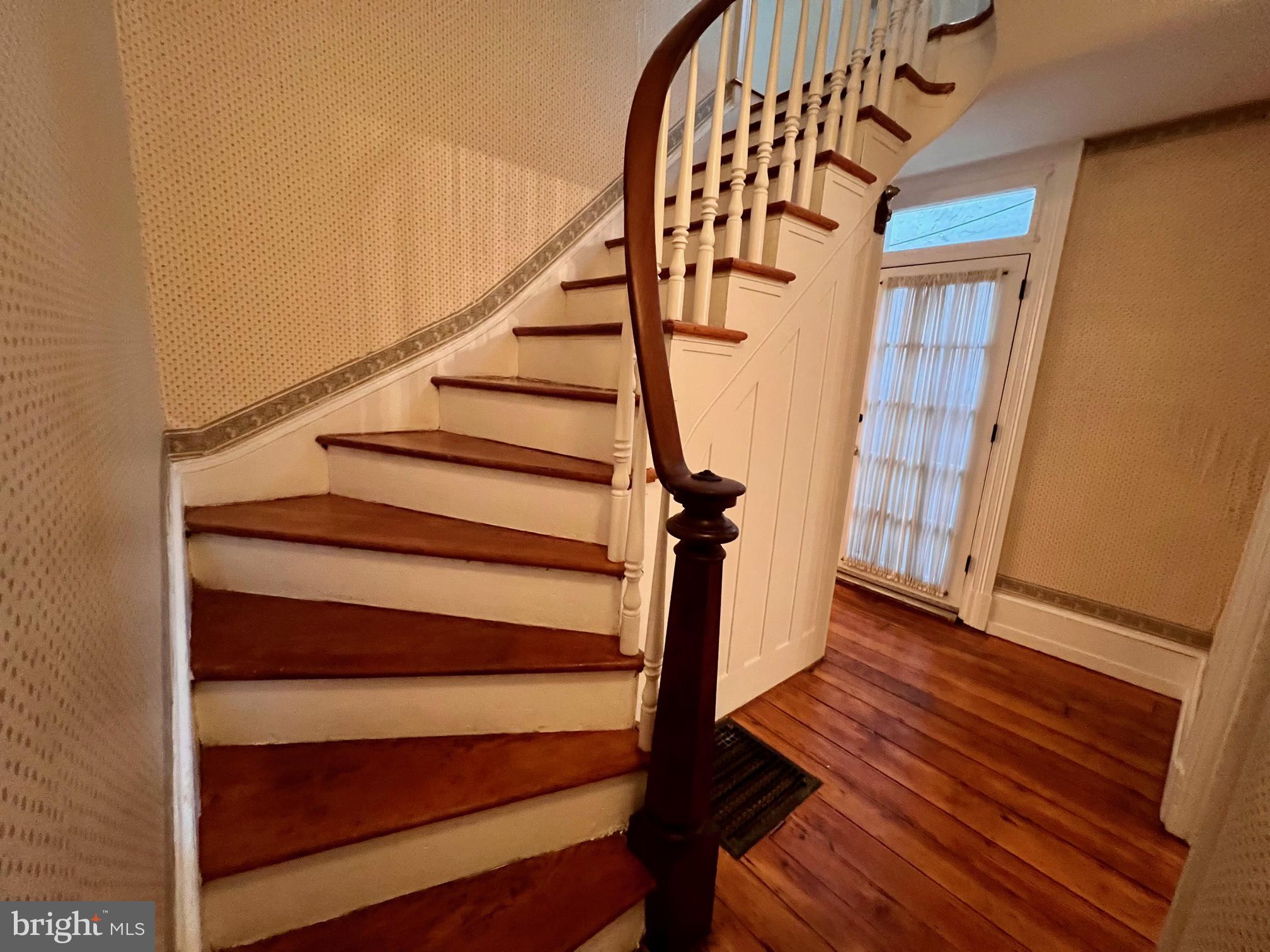 2127 Mount Vernon St